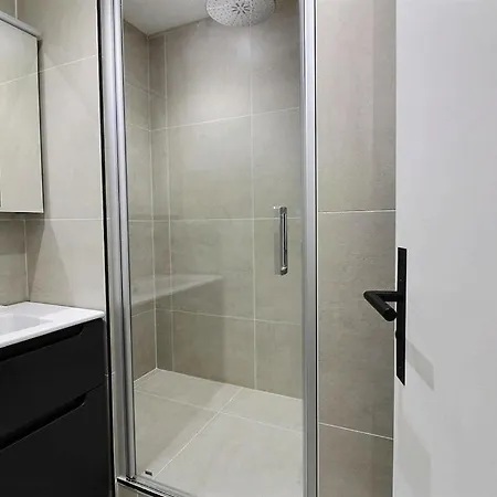 Annonce Professionnelle, Avec Tres Belle Vue Mer, 3eme Etage, Pour 4 Personnes Max *