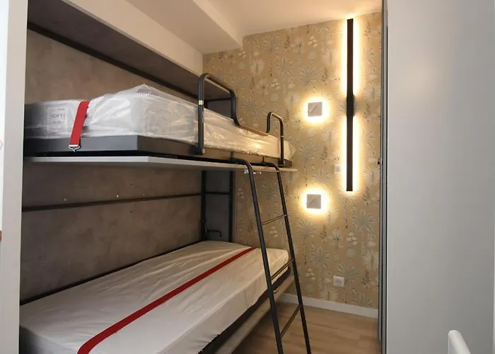 Annonce Professionnelle, Avec Très Belle Vue Mer, 3ème étage, Pour 4 Personnes Max *