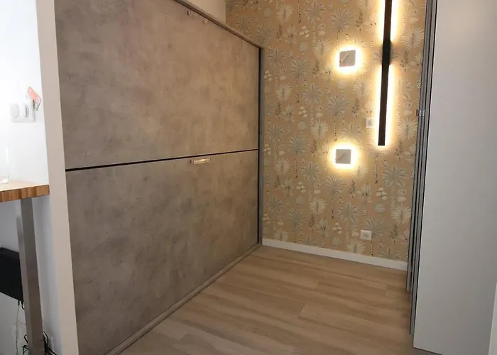 Annonce Professionnelle, Avec Très Belle Vue Mer, 3ème étage, Pour 4 Personnes Max *